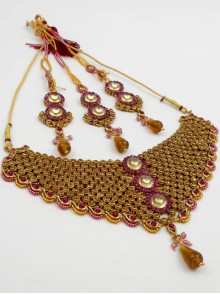 Stonestudded Jewelry Set